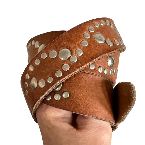 Retro Leather Stud Belt 30-31” - Picture 2 of 5